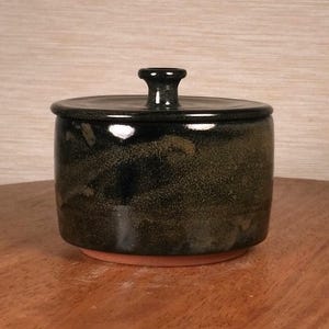 Jar with Lid, ( 8 oz , 237 ml ), Ceramic Handmade Stoneware Pottery  #51050