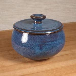Small Jar with Lid, ( 8 oz, 236 ml ), Ceramic Handmade Stoneware Pottery #51074