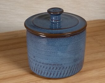 Jar with lid ( 8 oz, 236 ml ), Ceramic Handmade Stoneware Pottery #51044