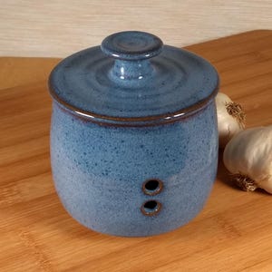 Small Garlic Jar, Garlic Keeper, Ceramic Handmade Stoneware Pottery #57050