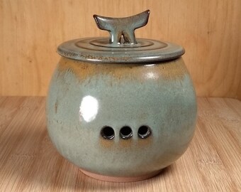 Garlic Jar Large, Garlic Keeper, Ceramic Handmade Stoneware Pottery #57020