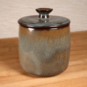 Jar with Lid, ( 10 oz, 295 ml ), Ceramic Handmade Stoneware Pottery #51067