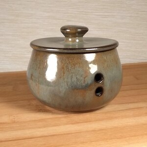 Small Garlic Jar, Garlic Keeper, Ceramic Handmade Stoneware Pottery #57043