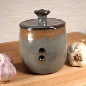 Garlic Jar, Garlic Keeper, Ceramic Handmade Stoneware Pottery #57042