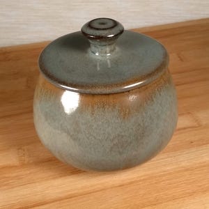 Jar with Lid ( 12 oz, 350 ml ), Ceramic Handmade Stoneware Pottery #51070