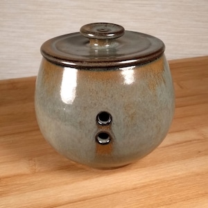 Garlic Jar, Garlic Keeper, Ceramic Handmade Stoneware Pottery #57039