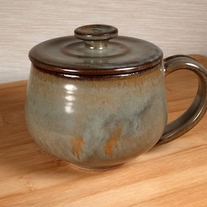 Mug with Lid, ( 10 oz, 295 ml ), Ceramic Handmade Stoneware Pottery #13011