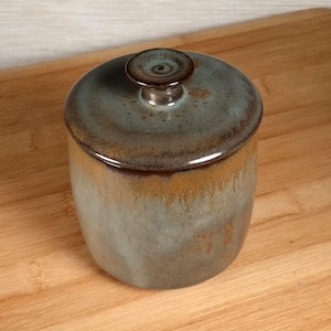 Jar with Lid, ( 10 oz, 295 ml ), Ceramic Handmade Stoneware Pottery #51067