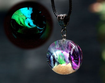 Aurora borealis necklaces for women. Wood resin jewelry. Glow in the dark northern lights art. Epoxy wood art. Unique gifts for her.