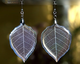 Leaf skeleton epoxy resin earrings. Nature lover resin jewelry. Wood resin art work. Gift for women.