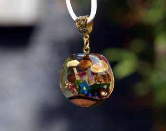 Real Mushroom Necklace Crystal Mushroom Pendant. Wood resin pendant necklace. Epoxy resin necklace Wood epoxy art. Mushroom jewelry Mom Gift