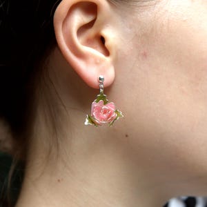 Delicate Pink Rose Stud Earrings - Wire Flower Resin Handmade Jewelry. Resin art epoxy earrings Bridesmaid gift for her Accessory for women