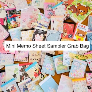 Puede incluir: Una colección de mini hojas de notas coloridas con varios diseños, incluyendo personajes de dibujos animados y patrones. El texto "Mini Memo Sheet Sampler Grab Bag" se muestra en la imagen. Las hojas son de varios colores, como rosa, azul y amarillo.