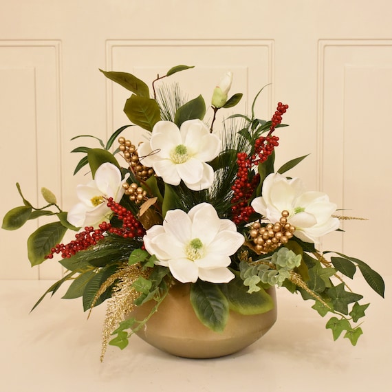Winter Floral Arrangement, Winter Centerpiece, Magnolia Centerpiece, Winter  Table Decor, Farmhouse Floral, White Table Decoration 