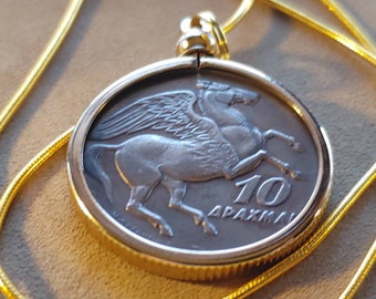 1973 Greek Antiqued winged Flying horse Pegasus Gold filled coin charm set on a. 18kgf Gold filled sterling snake chain,  Stunning finish.