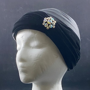 Vintage 1940s Black Satin and Velvet Turban Hat