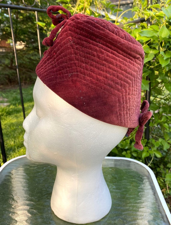 Vintage 1940s Quilted Burgundy Velvet Toque