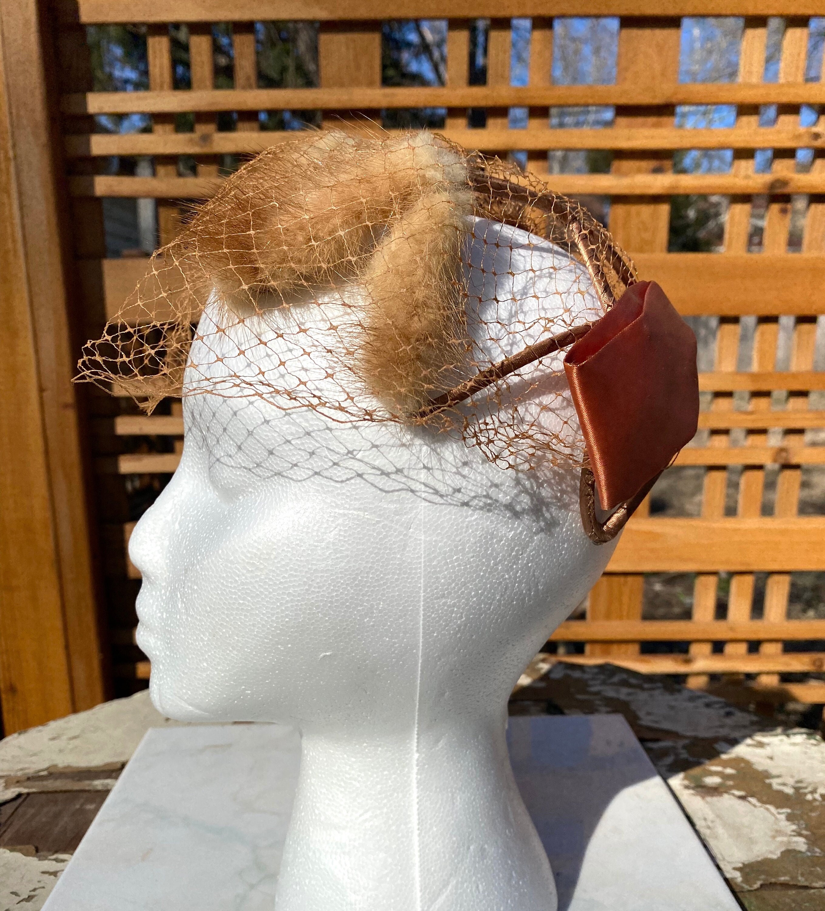 Vintage 1950s Open-construction Fur and Satin Hat With Veil  display picture 3