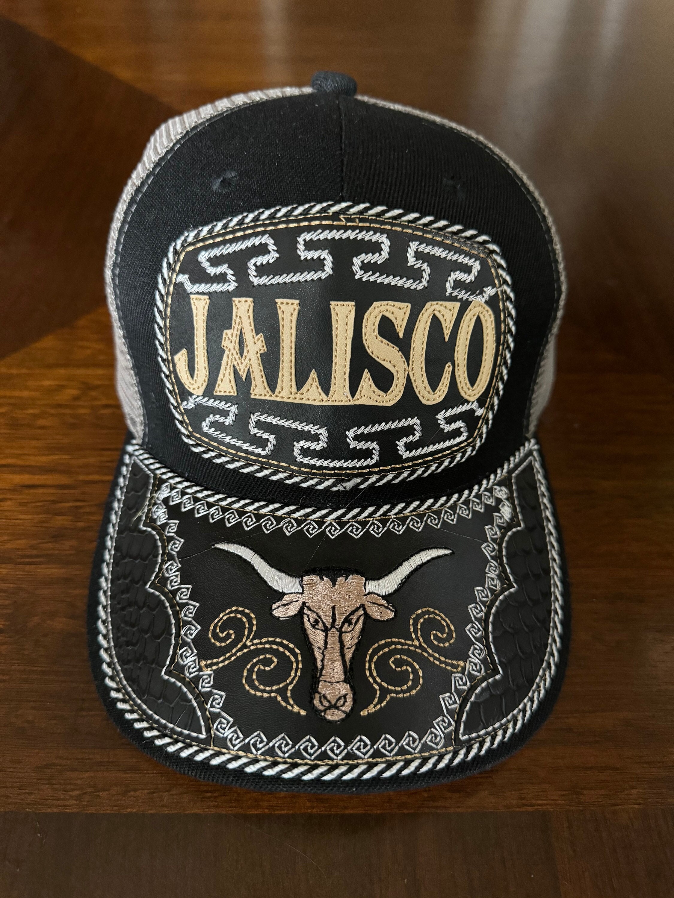 Gorra Jalisco Tierra de Jefes Trucker Roja