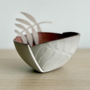 陶芸チュートリアルビデオ - カット＆フォールドボウルの作り方のステップバイステップガイド