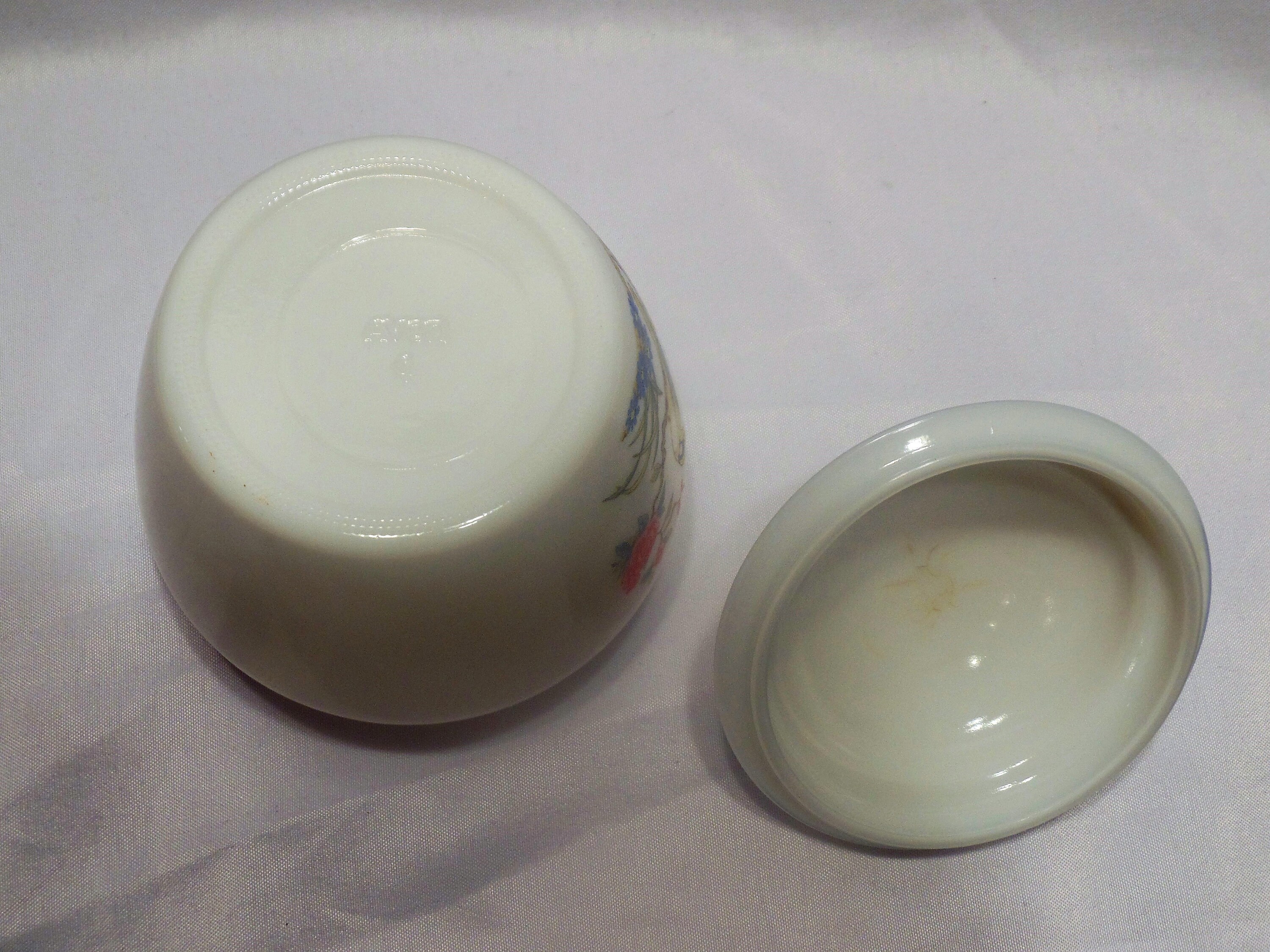 Avon White Glass Milk Glass Ginger Jar W/lid - Etsy