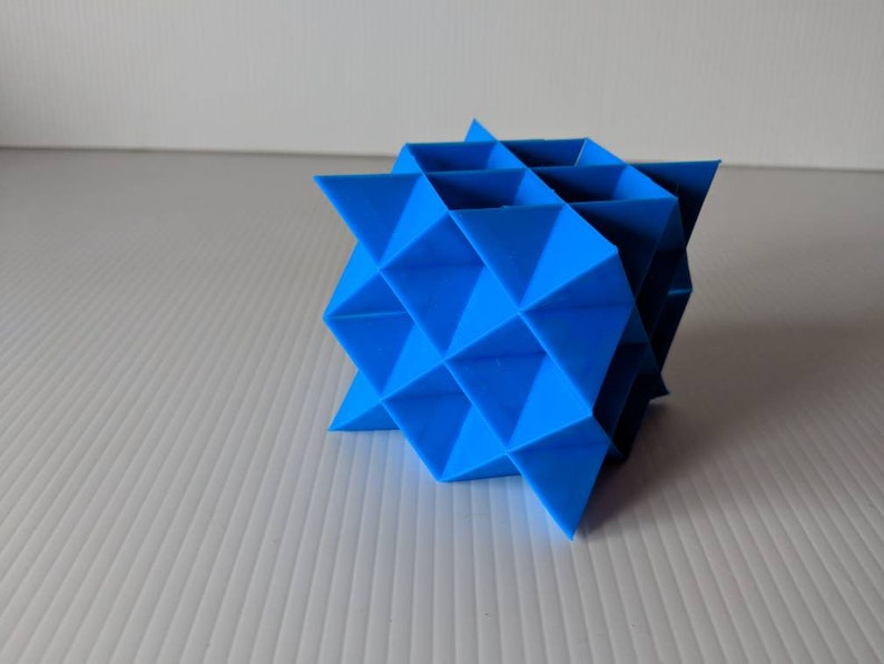 3D Printed Fractal Inspired by the Koch Snowflake imagem 3
