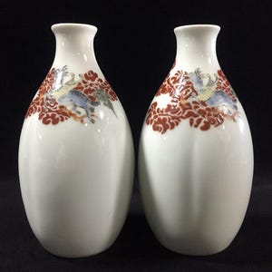 A0960 Japanese Porcelain Sake Bottle TOKKURI Set 2pc Vintage Signed Liquor