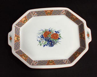 S0570 Japońska porcelana vintage, duża ośmiokątna taca z motywem piwonii i kwiatów