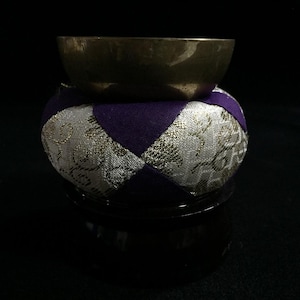 T1942 Japanese Buddhist Bell ORIN Vintage Cushion Stand Altar Temple Interior