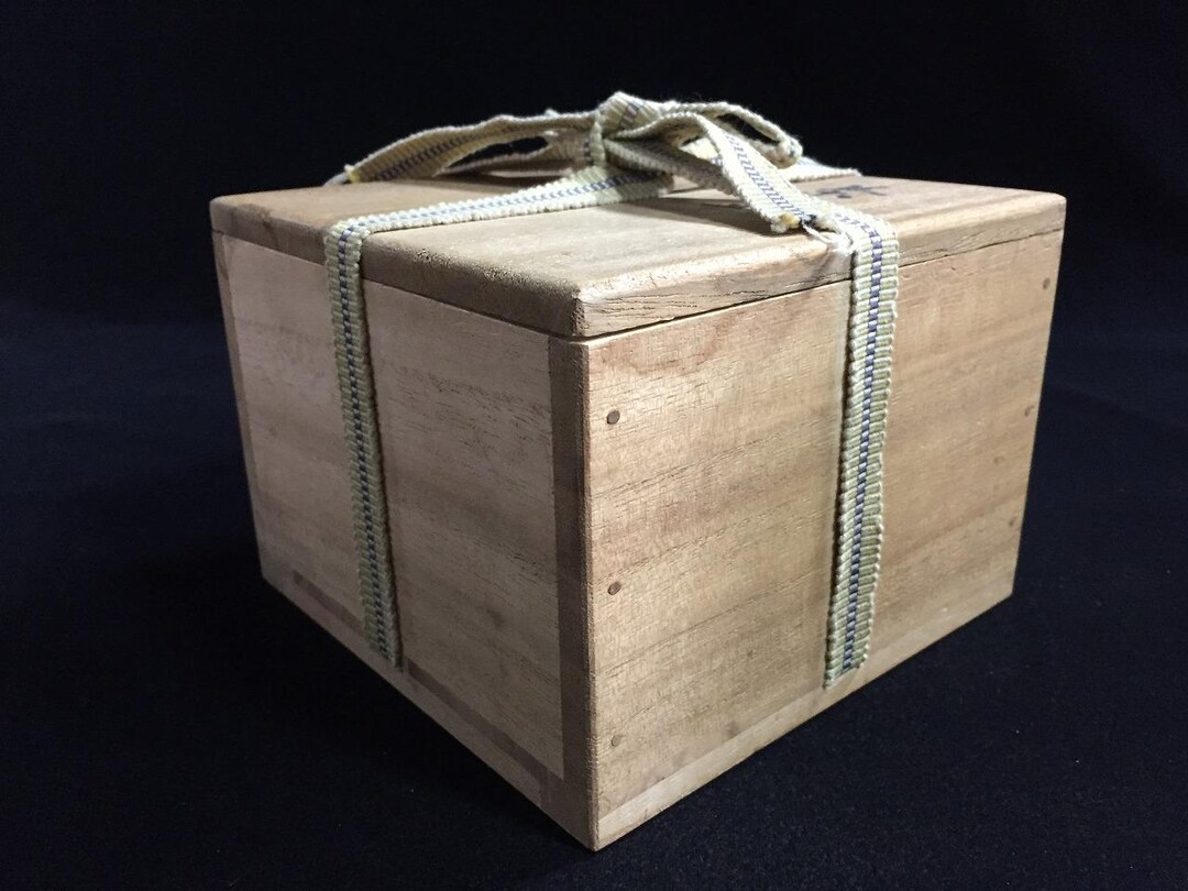R1204 Japanese Wooden Storage Box Vintage Signed Ribbon Lidded KANJI ...