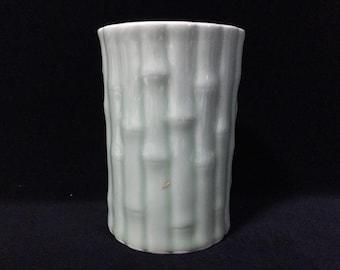 S0848 Japońska porcelana celadonowa, bambusowy uchwyt na wazon, pędzel, pałeczki