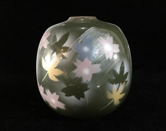 U1048 Japanese Vintage Pottery Flower Vase KABIN Signed KUTANI Ware Interior