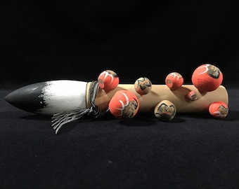 J0841 Japanse vintage kalligrafieborstel Fude Daruma-pop volkskunstornament