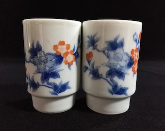 J1567 Japanse vintage Yunomi-theekopjes blauw en wit porselein bloemen