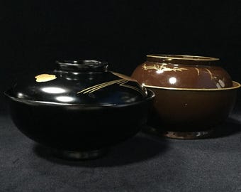 K0859 Set vintage di 2 ciotole da zuppa giapponesi laccate con coperchio