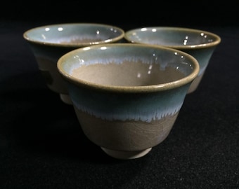 J0752 Japanese Vintage Tea Cup YUNOMI Set of 3 Blue Glaze Ceramic Pottery