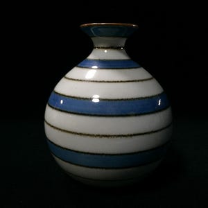 R1832 / Pottery / Sake Bottle TOKKURI / Signed / Japanese Vintage