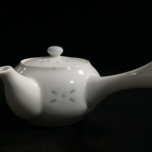 O1234 Vintage Translucent Porcelain Tea Pot Rice Pattern Japan Side Handle