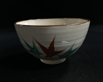 J1480 Japanese Vintage Matcha Tea Bowl Chawan Pottery Maple Leaves Autumn Design