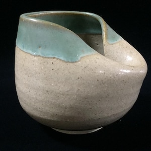 P0548 Japońska zabytkowa miska ceramiczna, zielony garnek do sosu, szkliwiony