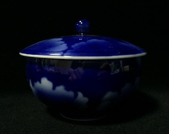 O1274 Vintage Japanese Porcelain Tea Cup with Lid Blue and White Yunomi Bowl