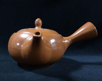 K0564 Zabytkowy japoński czajniczek Tokoname Ware Kyusu z czerwonej gliny do parzenia herbaty, sygnowany