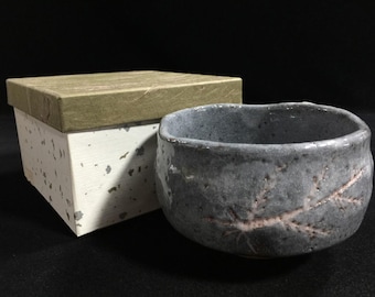 M0901 Vintage Japanese Matcha Tea Bowl Ceramic Chawan Cup Glaze Signed Box