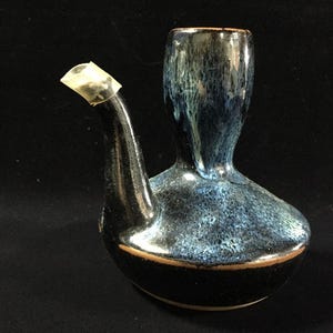 P1191 Vintage Japanese Pottery Sake Bottle Server Pouring Pot Blue Drip Glaze