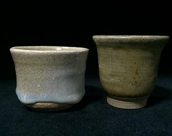 K1064 Vintage set van 2-delige Japanse sake-kopjes Guinomi Wabi Sabi Pottery Art