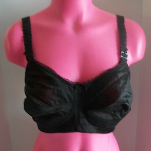 Vintage Femme Fatale Black Bra Style # 2219 38C NWT