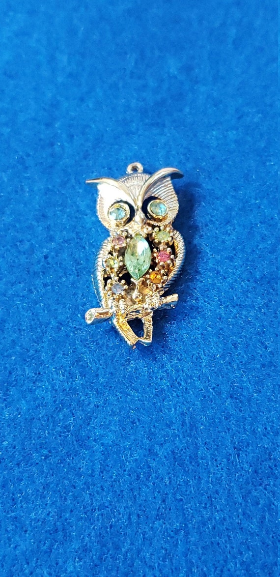 Vintage Gold Tone Owl Pendant with 9 Rhinestones