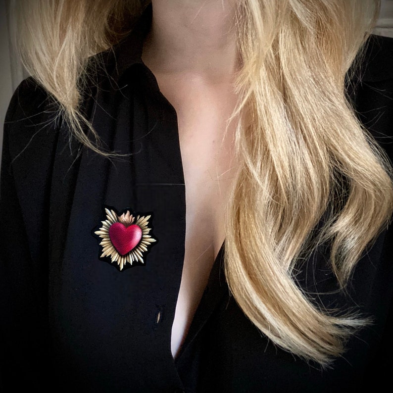 Pin. Sacred Heart. Jewel, pines. image 5