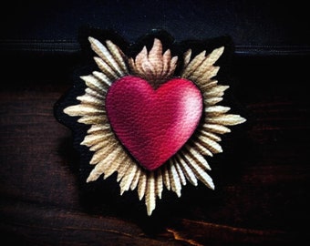 Pin. Sacred Heart. Jewel, pines.