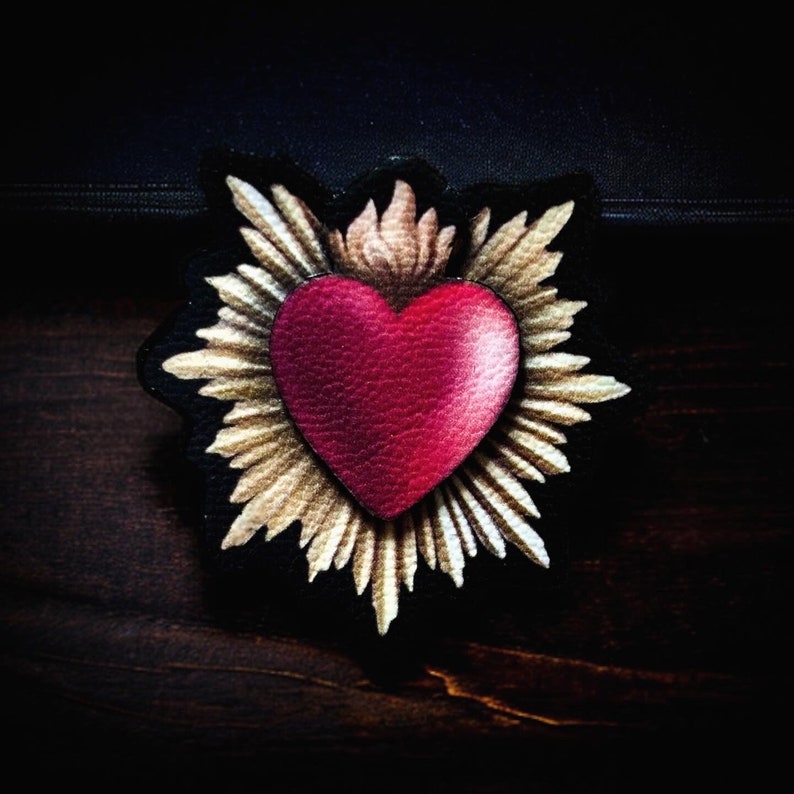 Broche. Sacré Cœur. Bijou, pins. image 1